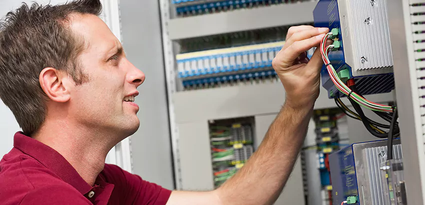 Offshore and Petroleum Facility Electrician in Port Orange